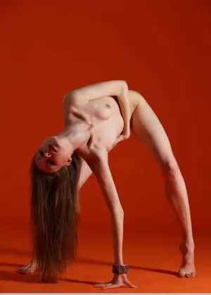 Сольная модель с избыточным весом Мисс Изабель демонстрирует чудовищные сиськи и живот