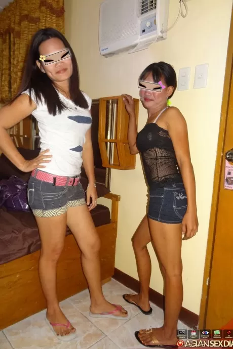 2 Лучшие подруги-филиппинки, работающие фрилансером в Маниле, пачкаются с белым мужчиной