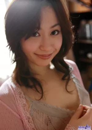 Жесткая студентка глубоко трахается с волосатой азиатской шлюхой Юзукой