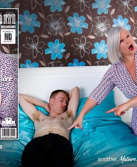 Толстушки-блондинки постарше угощают удивленного парня помоложе секс 11