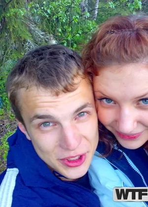 Пуэрториканская девушка Сэм Фингерс раздвигает свою тугую щелочку в своих первых обнаженных позах