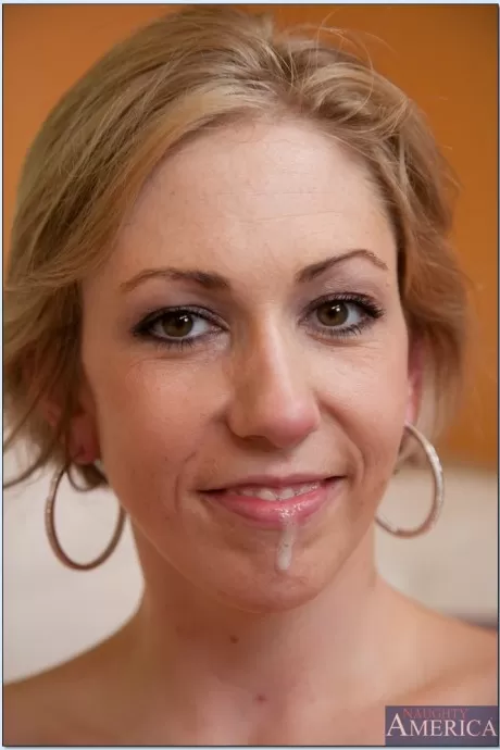 Грудастая белокурая жена Кейси Грант занимается жестким сексом на бел 16