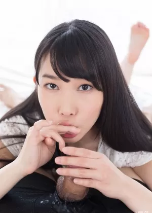 Азиатская любительница Ника щеголяет покрытыми спермой губами после секса от первого лица с фарангом