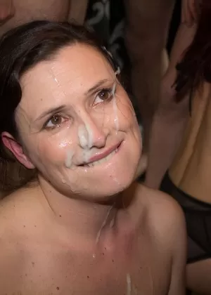 2 older ladies compete to see who can suck off the most cocks