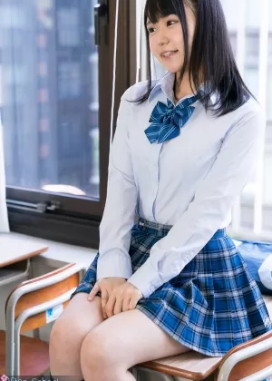 Азиатка sugar Yuri Ayase получает игрушку для своей киски и член, выебанный и законспирированный