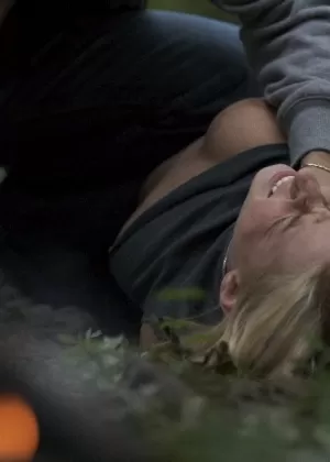 Негритянка Сесилия Лайон щеголяет афроамериканкой во время грубого секса из киски в рот