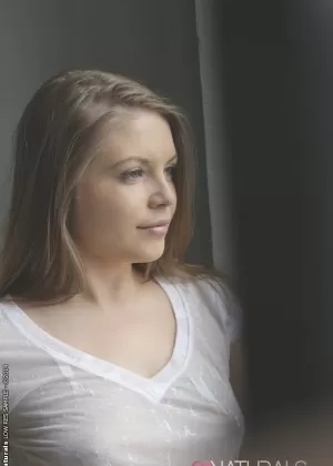 Позирование крупным планом со сладкой порнозвездой Алессандрой Джейн