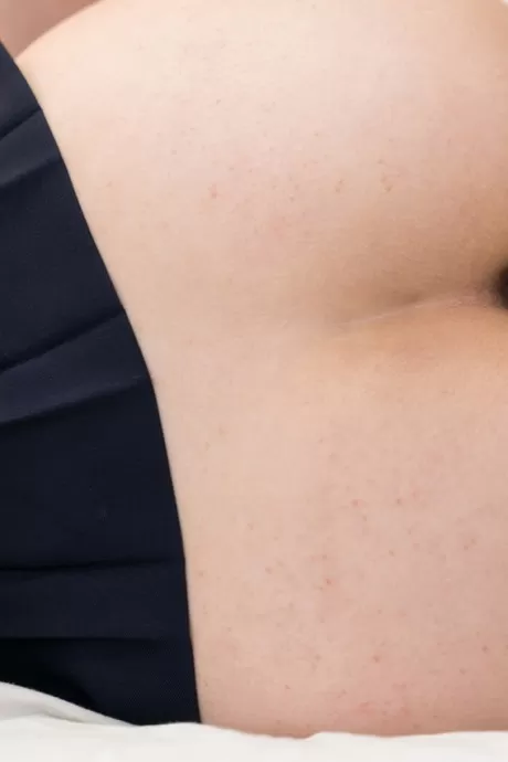 Соблазнительная японская школьница занимается болезненным анальным сексом со своим похотливым учителем