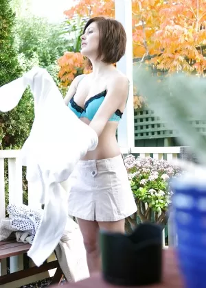 Милф порнозвезды Ева Ловия и Джейден Коул едят киску на высоких каблуках