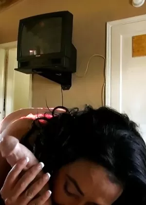 Милфа Брэнди Лав наслаждается молодым мужественным членом от жеребца Тайлера Никсона